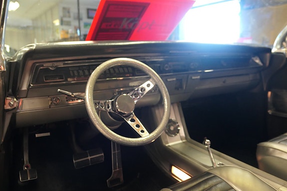 Oldsmobile Starfire 13 of 15