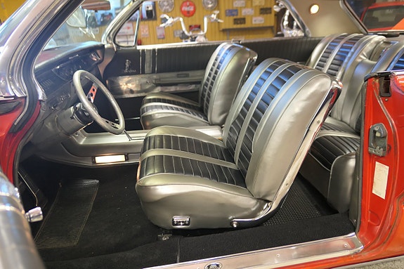 Oldsmobile Starfire 11 of 15