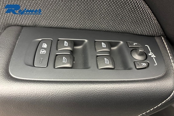 Volvo XC60 15 of 23