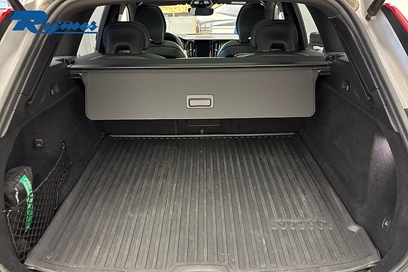 Volvo XC60 17 of 23