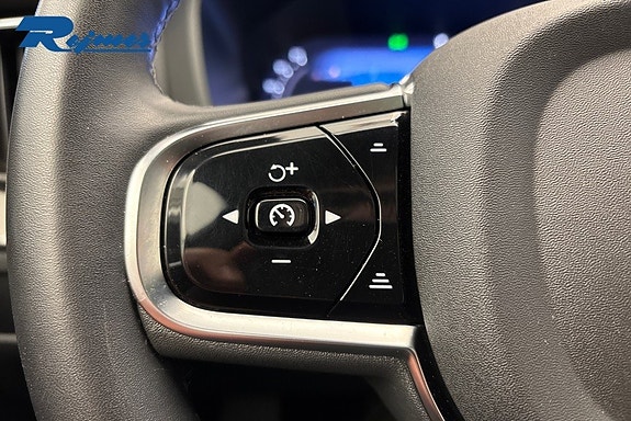Volvo XC60 9 of 23