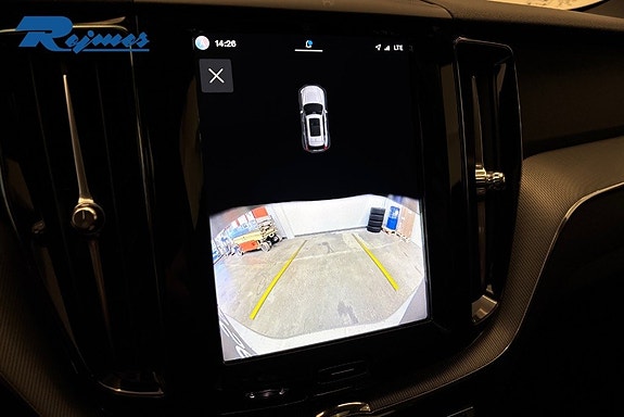 Volvo XC60 12 of 23