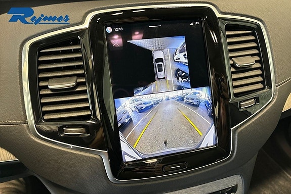Volvo XC90 11 of 23
