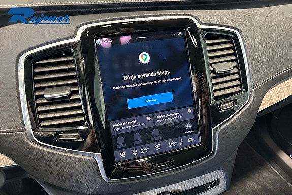 Volvo XC90 10 of 23