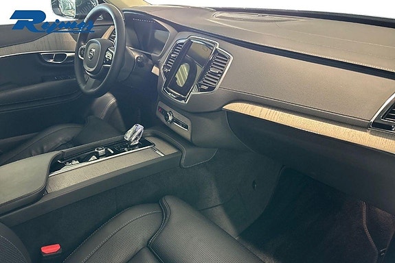 Volvo XC90 15 of 23