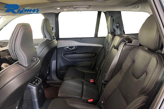 Volvo XC90 17 of 23