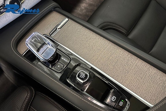 Volvo XC90 13 of 23