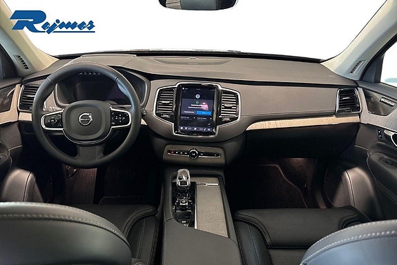 Volvo XC90 14 of 23