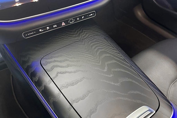 Mercedes-Benz E300 12 of 22