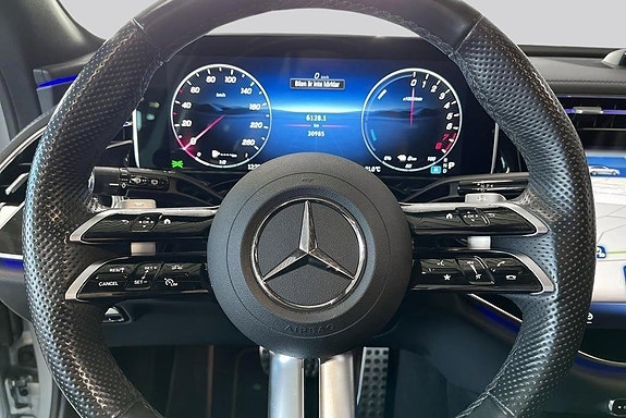 Mercedes-Benz E300 20 of 22