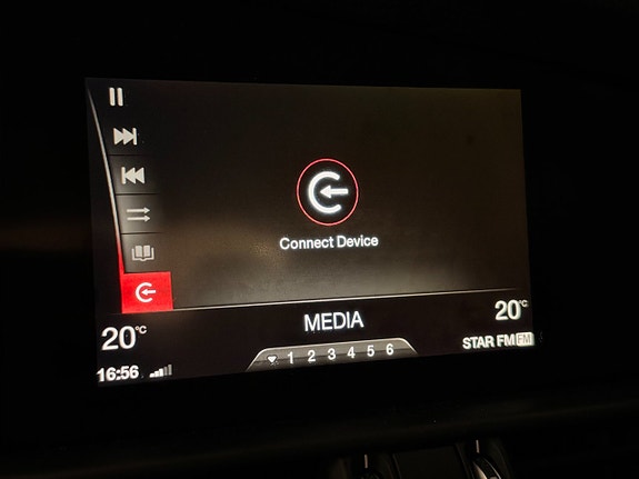 Alfa Romeo Giulia 14 of 21
