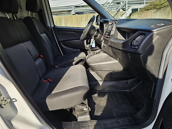 Fiat Doblo 16 of 17