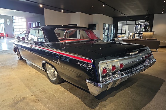 Chevrolet Impala 3 of 16