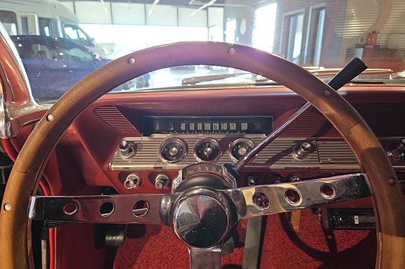 Chevrolet Impala 12 of 16