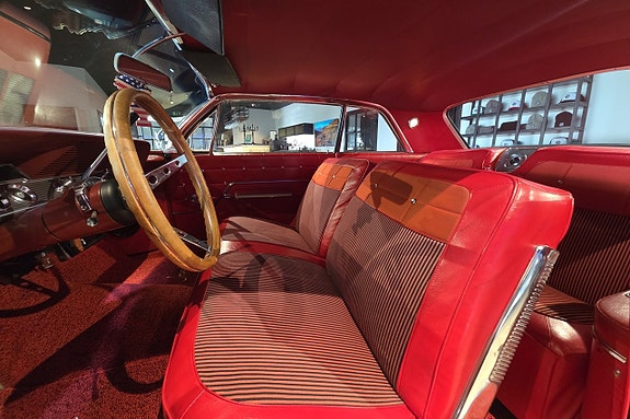 Chevrolet Impala 15 of 16