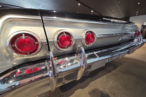 Chevrolet Impala 8 of 16