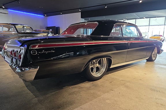 Chevrolet Impala 5 of 16