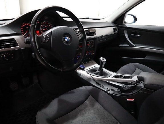BMW 318i 9 of 17