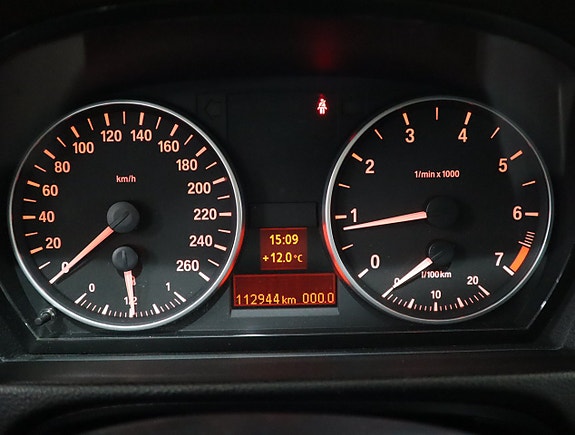 BMW 318i 13 of 17
