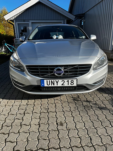 Volvo V60 3 of 5
