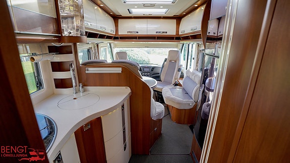 Carthago chic s-plus I 50 | Iveco | Automat | Hydrauliska stödben I KAMPANJ 17 of 21