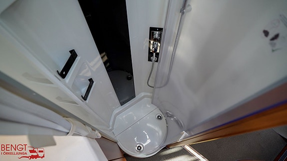 Carthago chic s-plus I 50 | Iveco | Automat | Hydrauliska stödben I KAMPANJ 19 of 21
