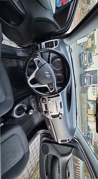 Hyundai i20 4 of 8