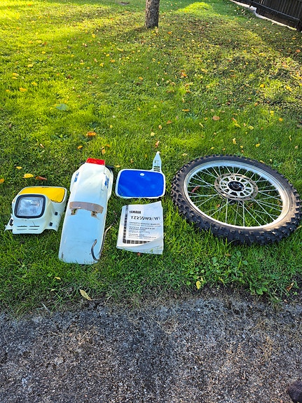 Yamaha WR 3 of 4