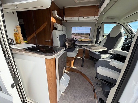 VANTourer *5.99m*9-växlad automat*160hk*Dieselvärme*2xSolceller*Maxxfan* 15 of 27