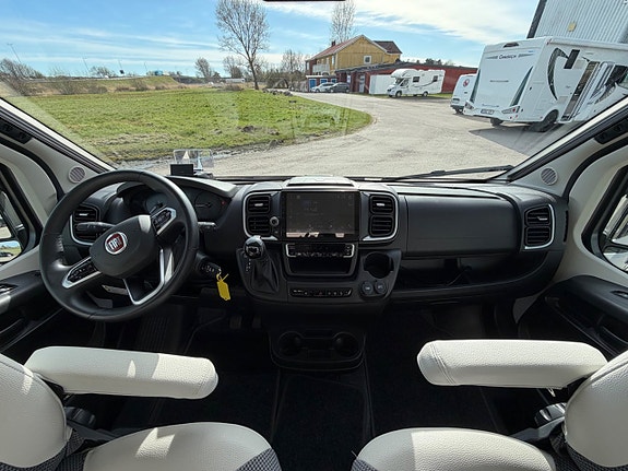 VANTourer *5.99m*9-växlad automat*160hk*Dieselvärme*2xSolceller*Maxxfan* 27 of 27
