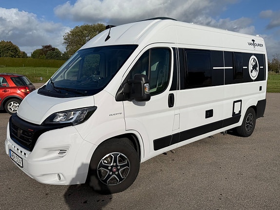 VANTourer *5.99m*9-växlad automat*160hk*Dieselvärme*2xSolceller*Maxxfan* 4 of 27