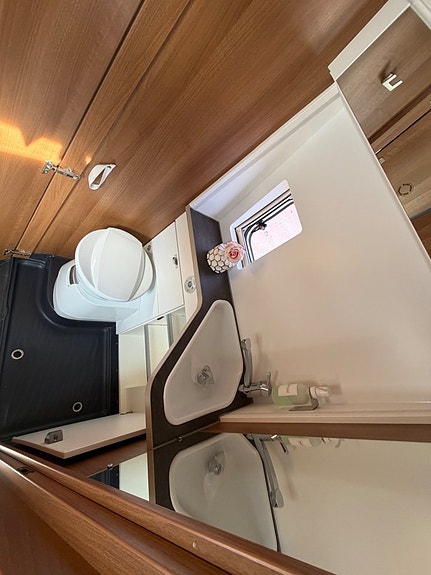 VANTourer *5.99m*9-växlad automat*160hk*Dieselvärme*2xSolceller*Maxxfan* 24 of 27