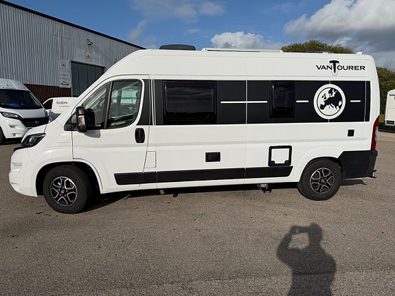 VANTourer *5.99m*9-växlad automat*160hk*Dieselvärme*2xSolceller*Maxxfan* 5 of 27