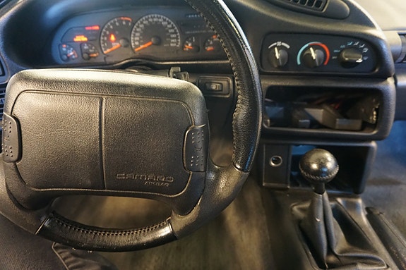Chevrolet Camaro 11 of 13
