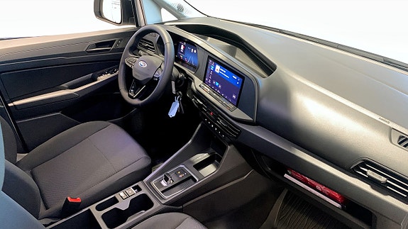 Ford Transit Connect 3 of 12