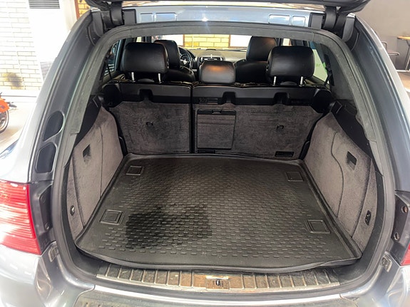 Porsche Cayenne Turbo 11 of 11