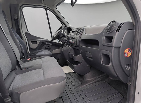 Nissan NV400 6 of 6