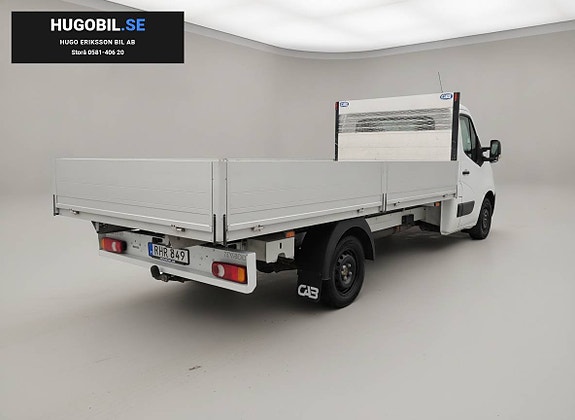 Nissan NV400 2 of 6