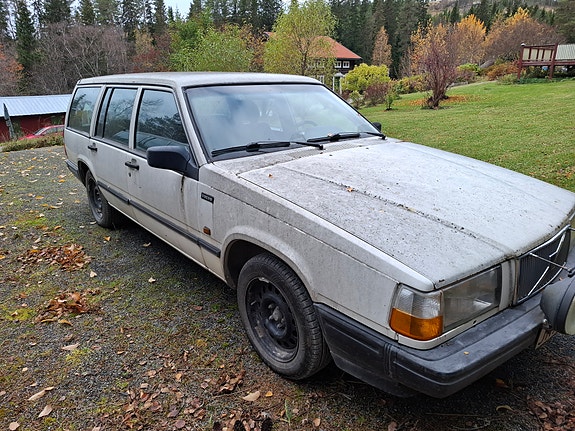 Volvo 745 2 of 4