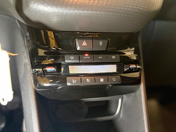 Peugeot 2008 16 of 19
