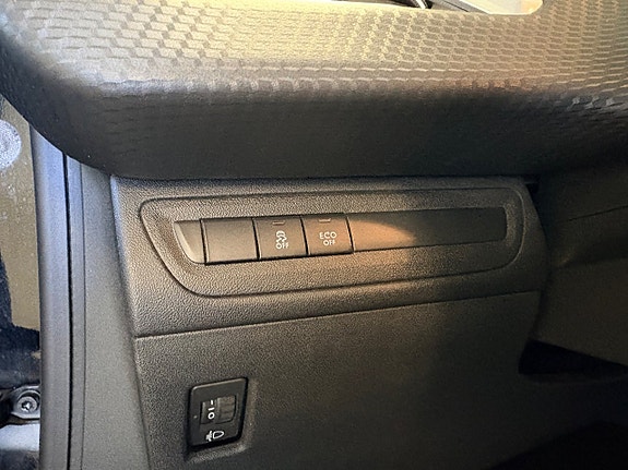 Peugeot 2008 5 of 19