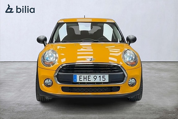 MINI One 8 of 16