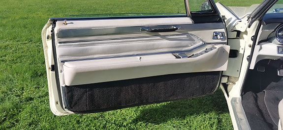 Cadillac Convertible 10 of 22