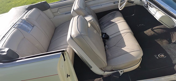 Cadillac Convertible 15 of 22