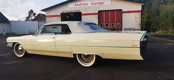 Cadillac Convertible 22 of 22