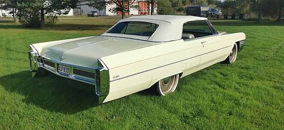 Cadillac Convertible 20 of 22