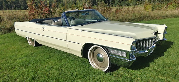 Cadillac Convertible 3 of 22