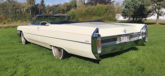 Cadillac Convertible 8 of 22