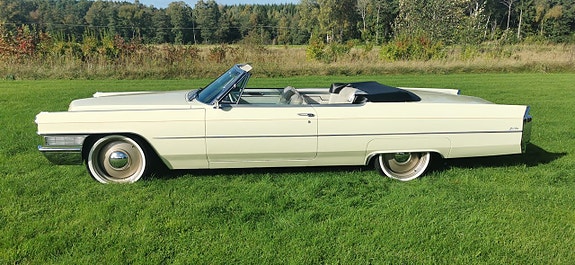 Cadillac Convertible 9 of 22