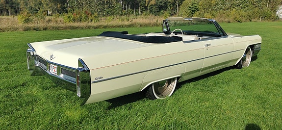 Cadillac Convertible 5 of 22